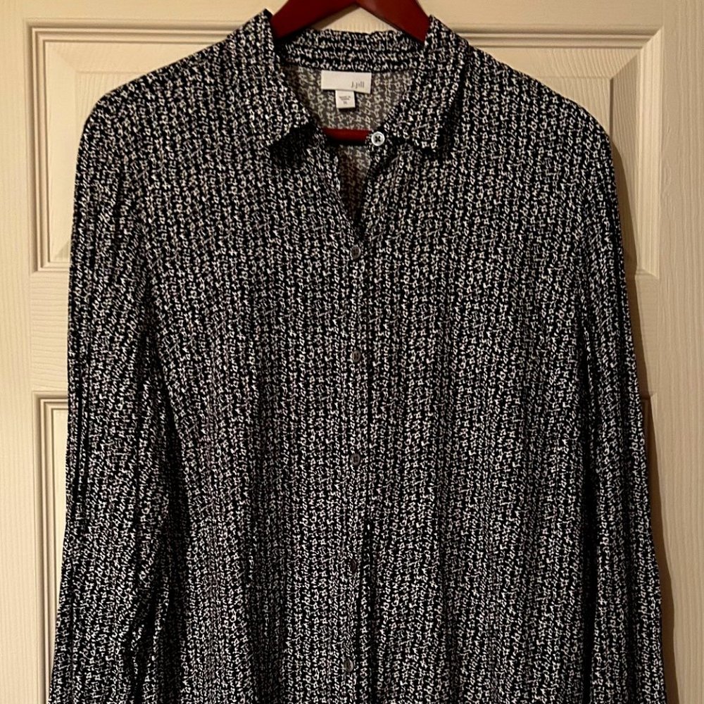 J. Jill Women's Button Down Shirt Size XL Minimalist Sharp Professional Workwear